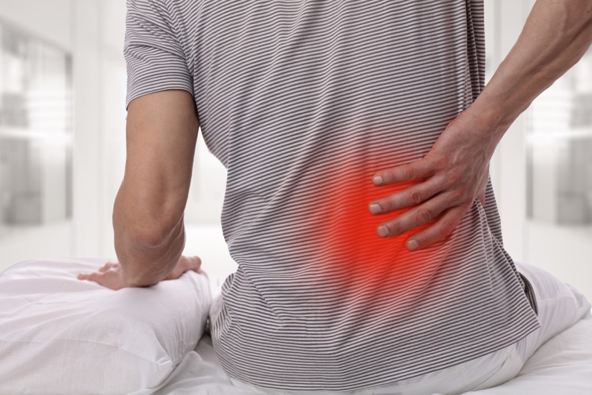 Ból lędźwiowy przy przepuklinie kręgosłupa – napięcie i dyskomfort w dolnym odcinku pleców